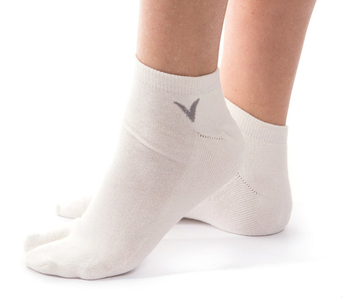 V-toe Solid Athletic Ankle Tabi Socks